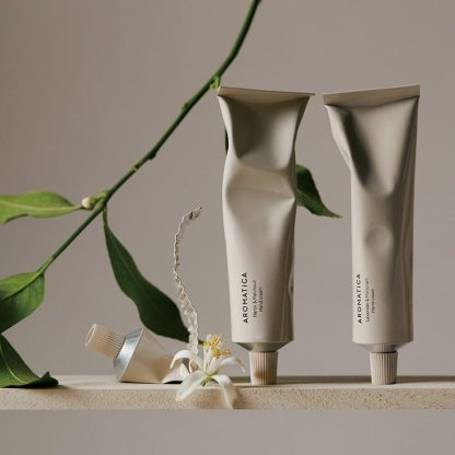 Set especial de crema de manos AROMATICA (Serene 50 ml + Embrace 50 ml, exprimidor de tubo) - Imagen 2